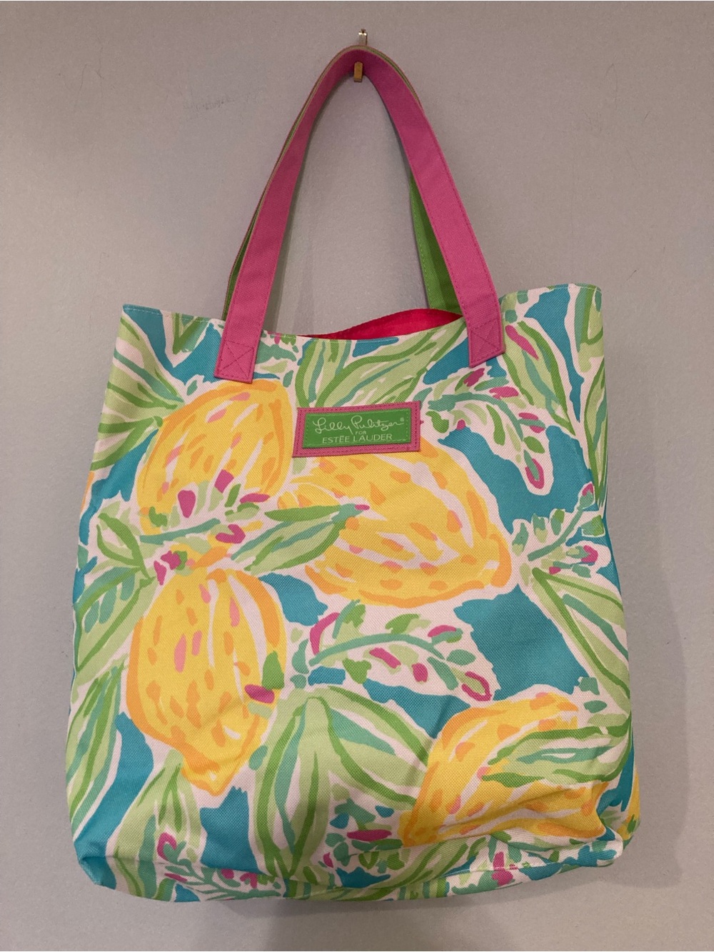 NWOT Lilly Pulitzer Estée Lauder Lemon Print Tote Bag in Multi Yellow